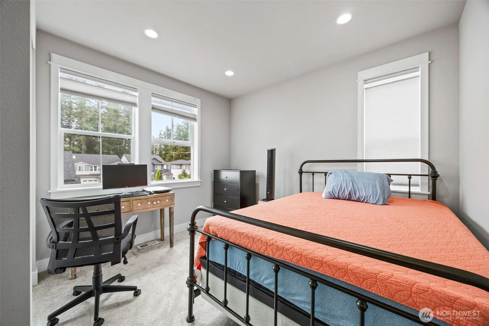 21832 SE 5th Place , Sammamish, WA 98074
