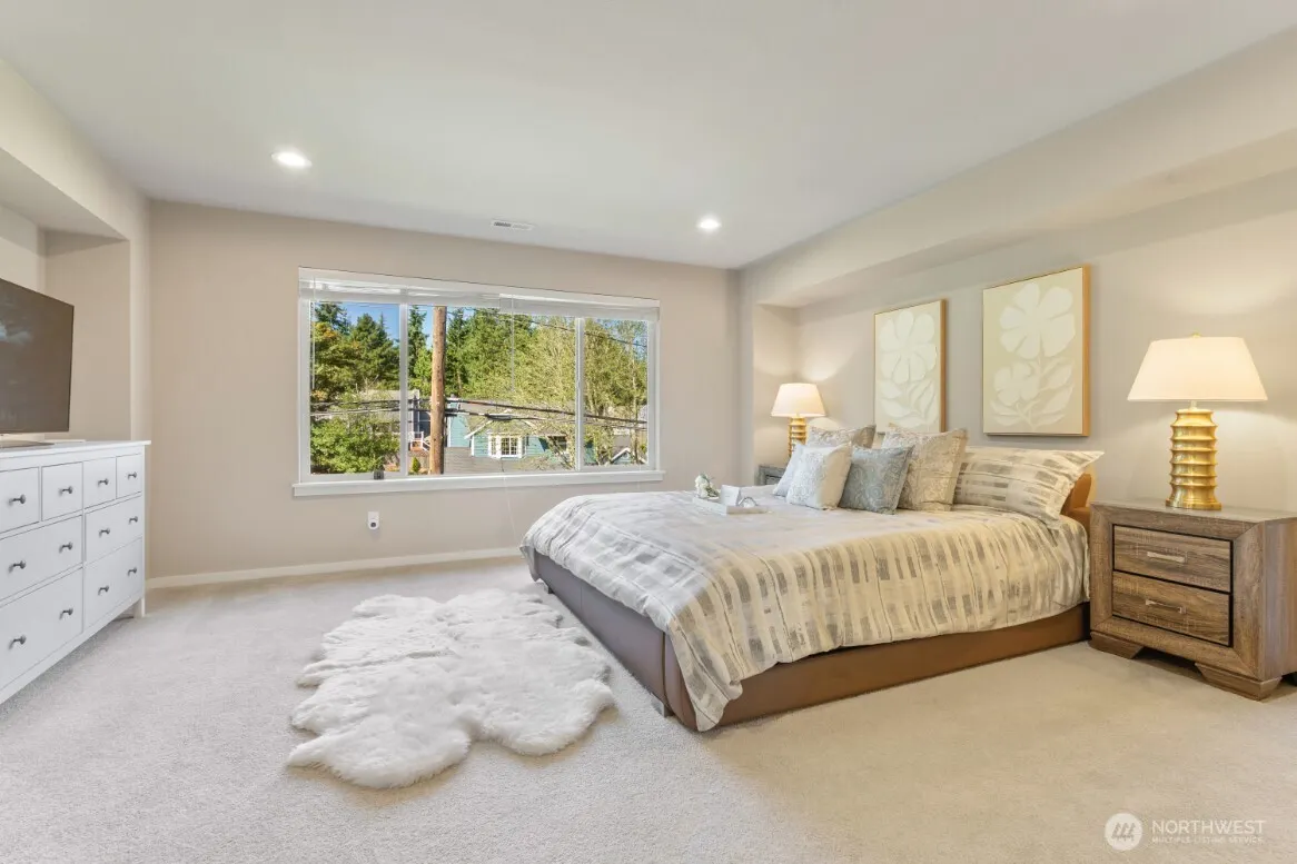 16425 SE 46th Court , Bellevue, WA 98006
