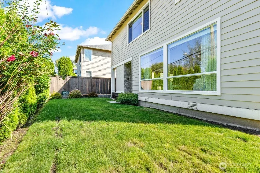 16425 SE 46th Court , Bellevue, WA 98006