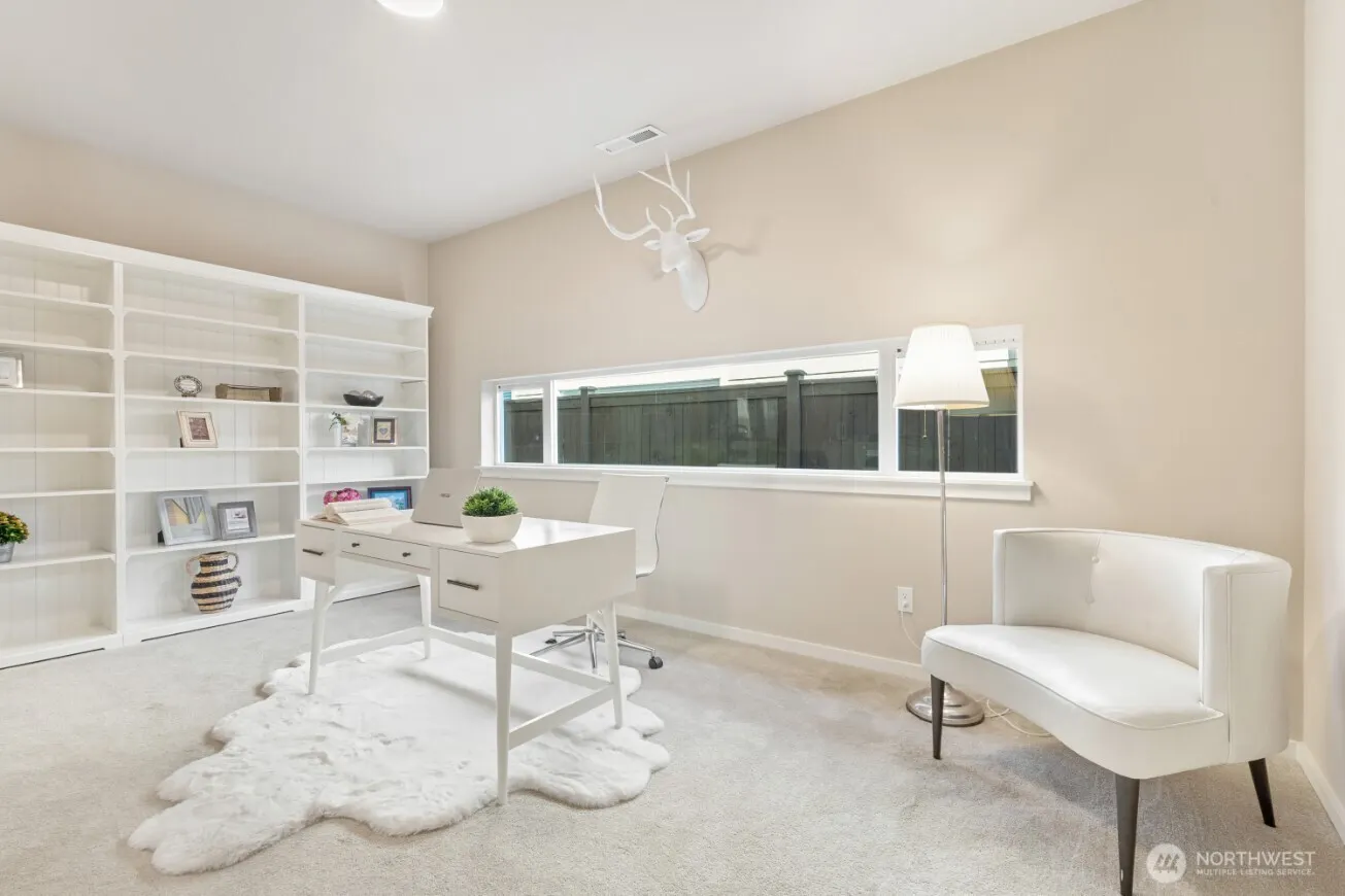 16425 SE 46th Court , Bellevue, WA 98006