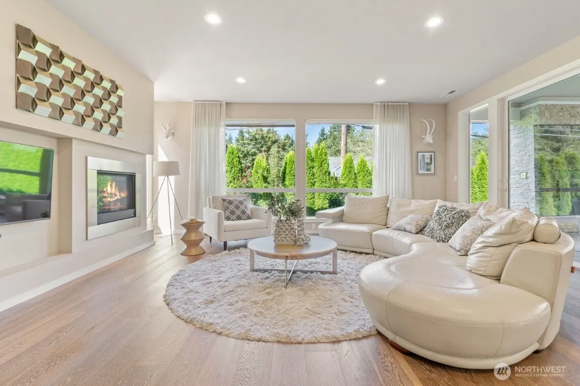 16425 SE 46th Court , Bellevue, WA 98006