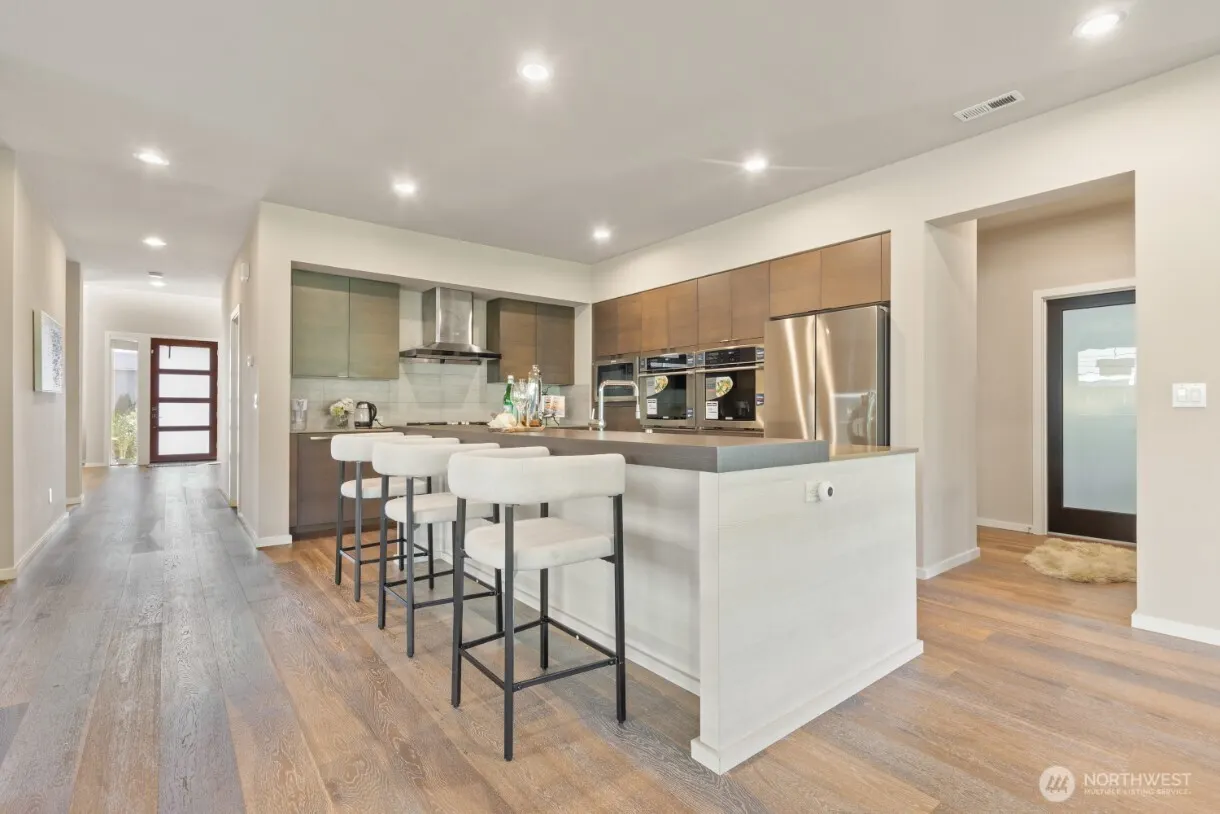 16425 SE 46th Court , Bellevue, WA 98006