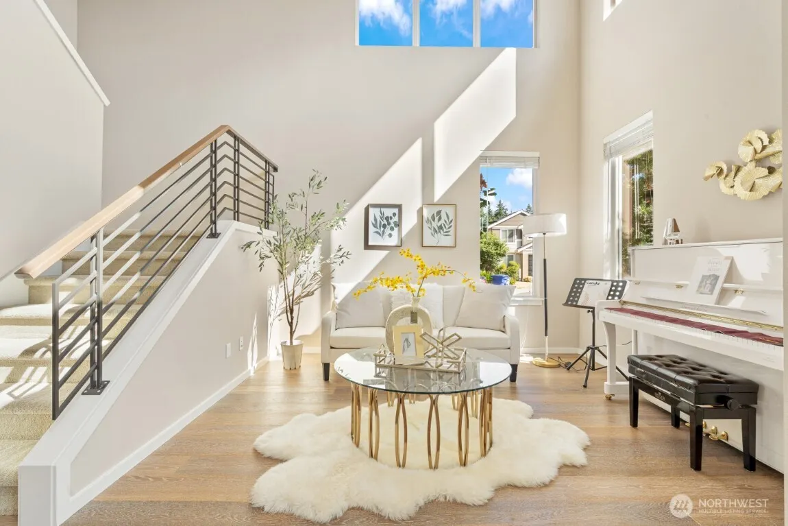 16425 SE 46th Court , Bellevue, WA 98006