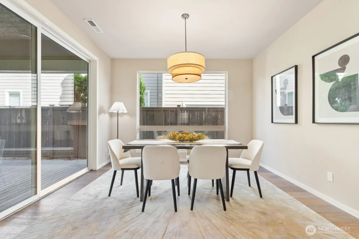 16425 SE 46th Court , Bellevue, WA 98006