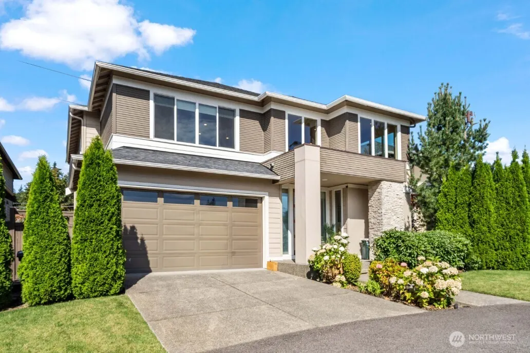 16425 SE 46th Court , Bellevue, WA 98006