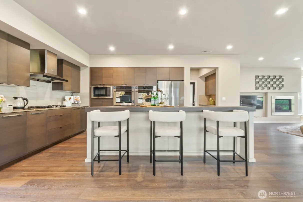 16425 SE 46th Court , Bellevue, WA 98006