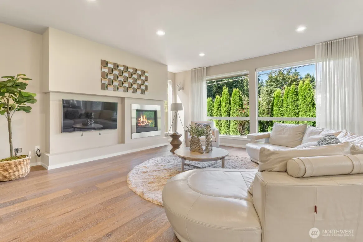 16425 SE 46th Court , Bellevue, WA 98006