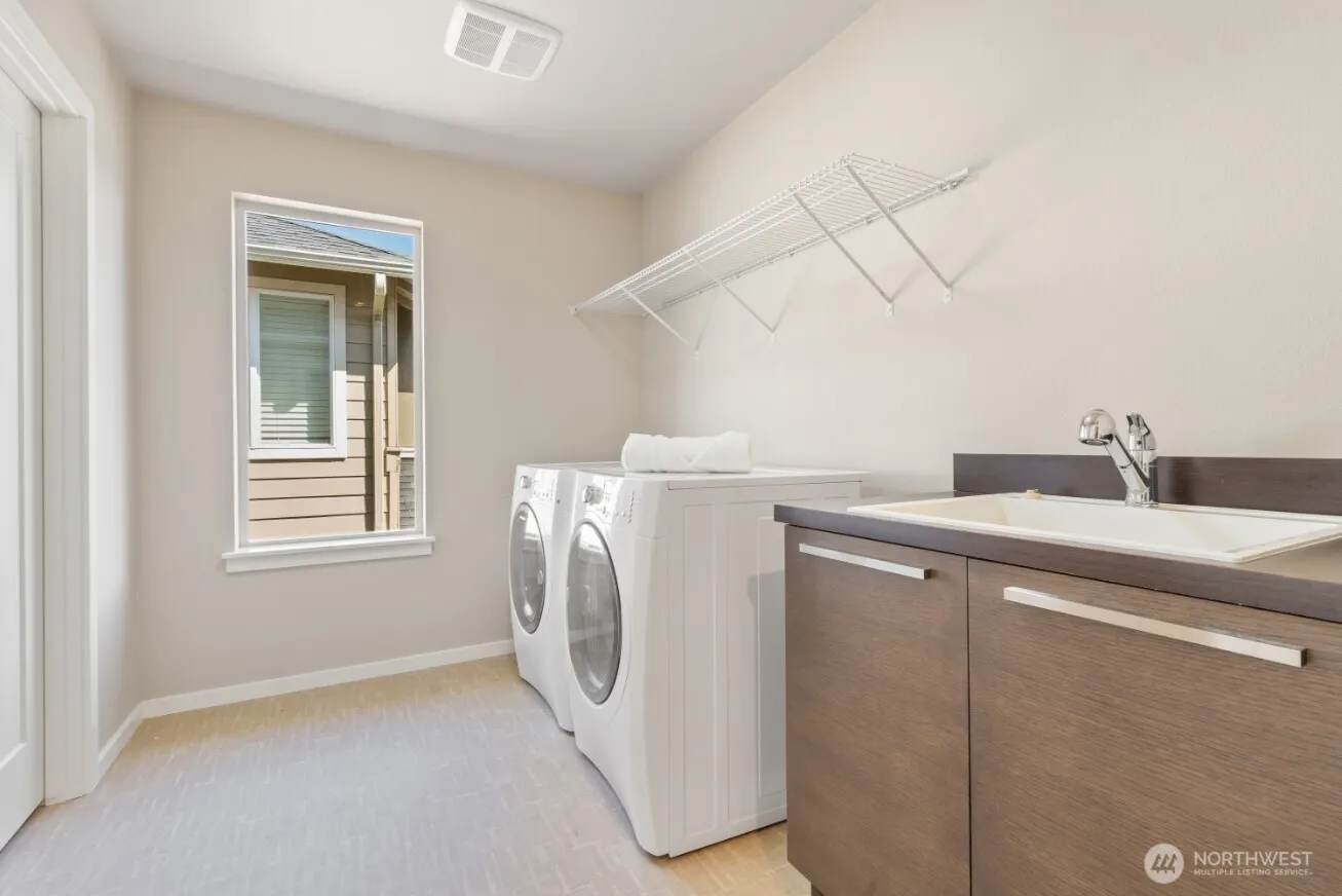 16425 SE 46th Court , Bellevue, WA 98006