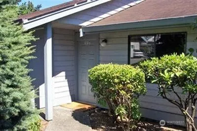 10145 NE 137th Place #7, Kirkland, WA 98034