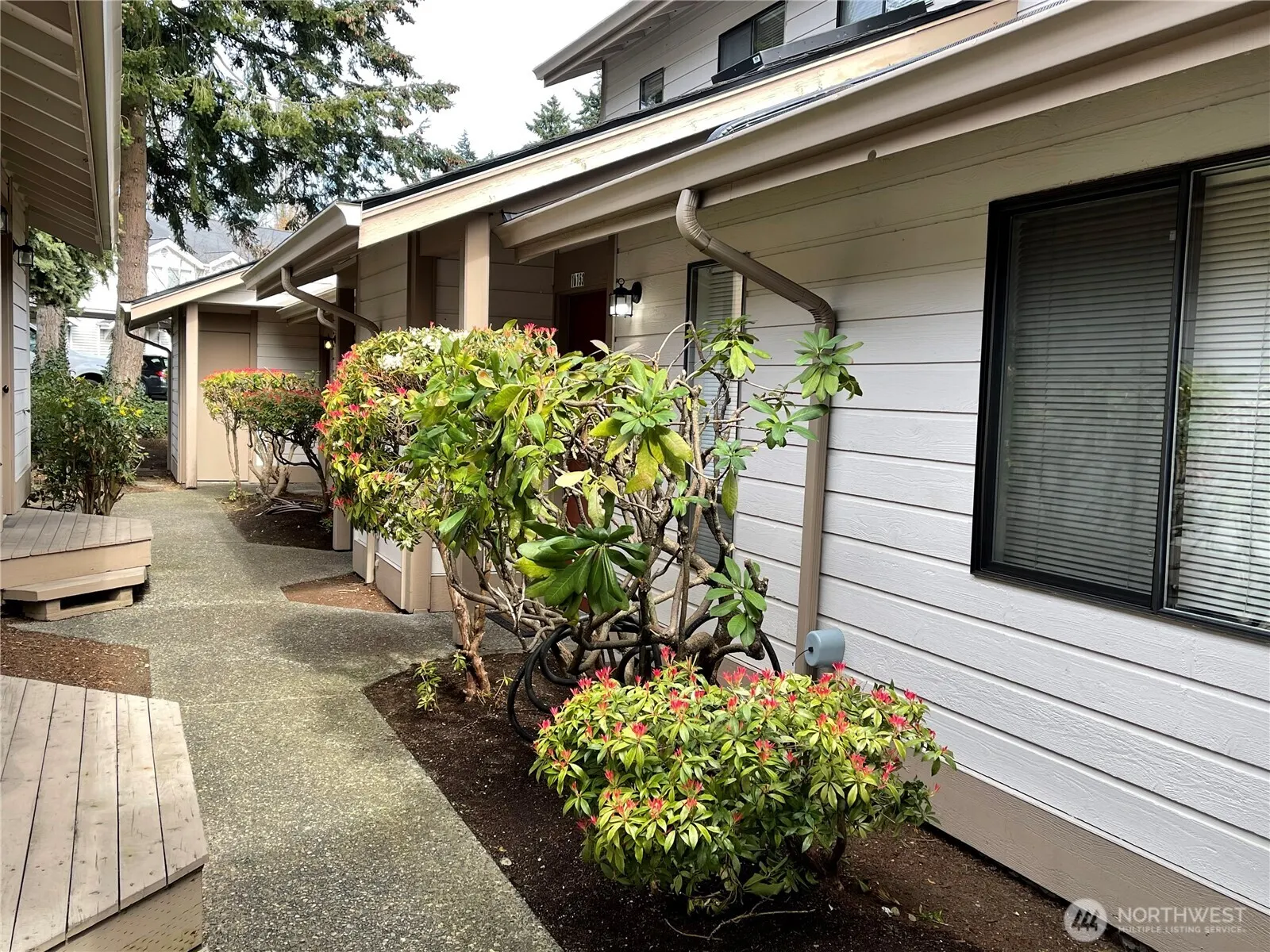 10145 NE 137th Place #7, Kirkland, WA 98034