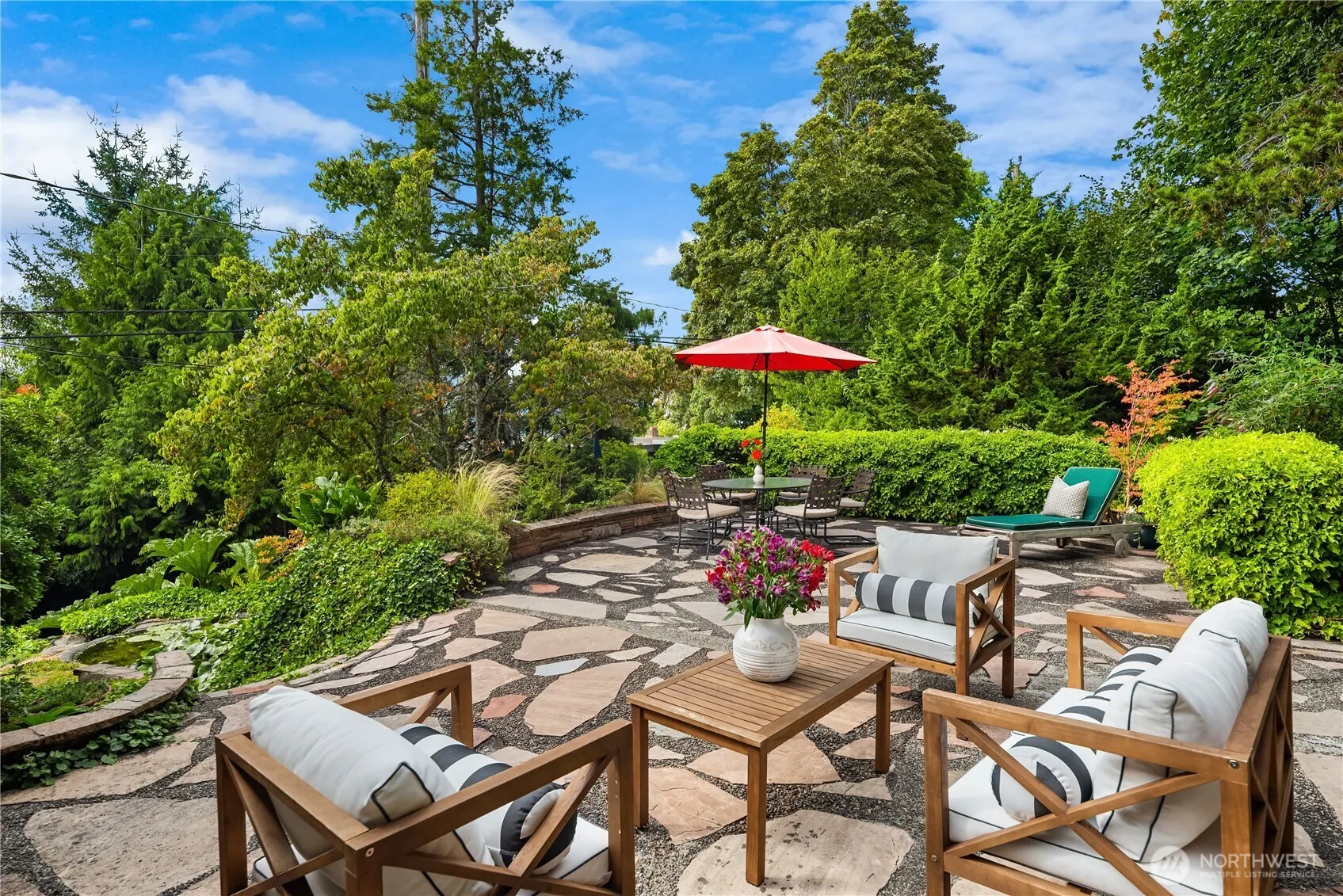 2650 Perkins Lane W, Seattle, WA 98199