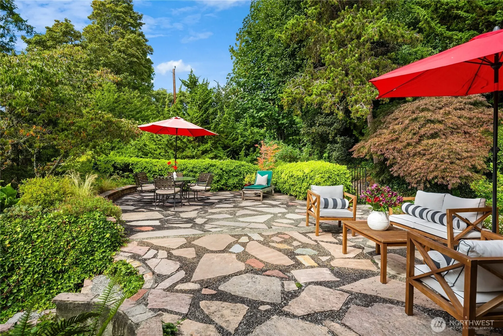 2650 Perkins Lane W, Seattle, WA 98199