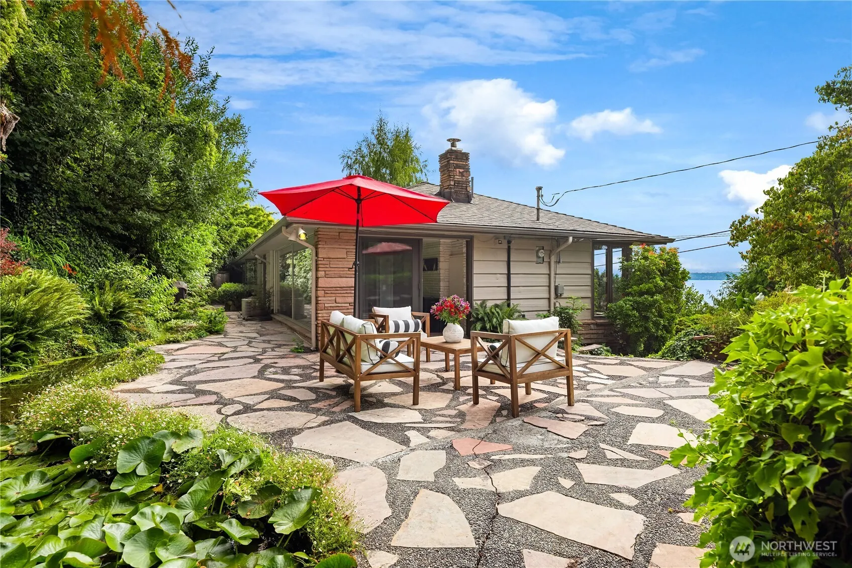 2650 Perkins Lane W, Seattle, WA 98199