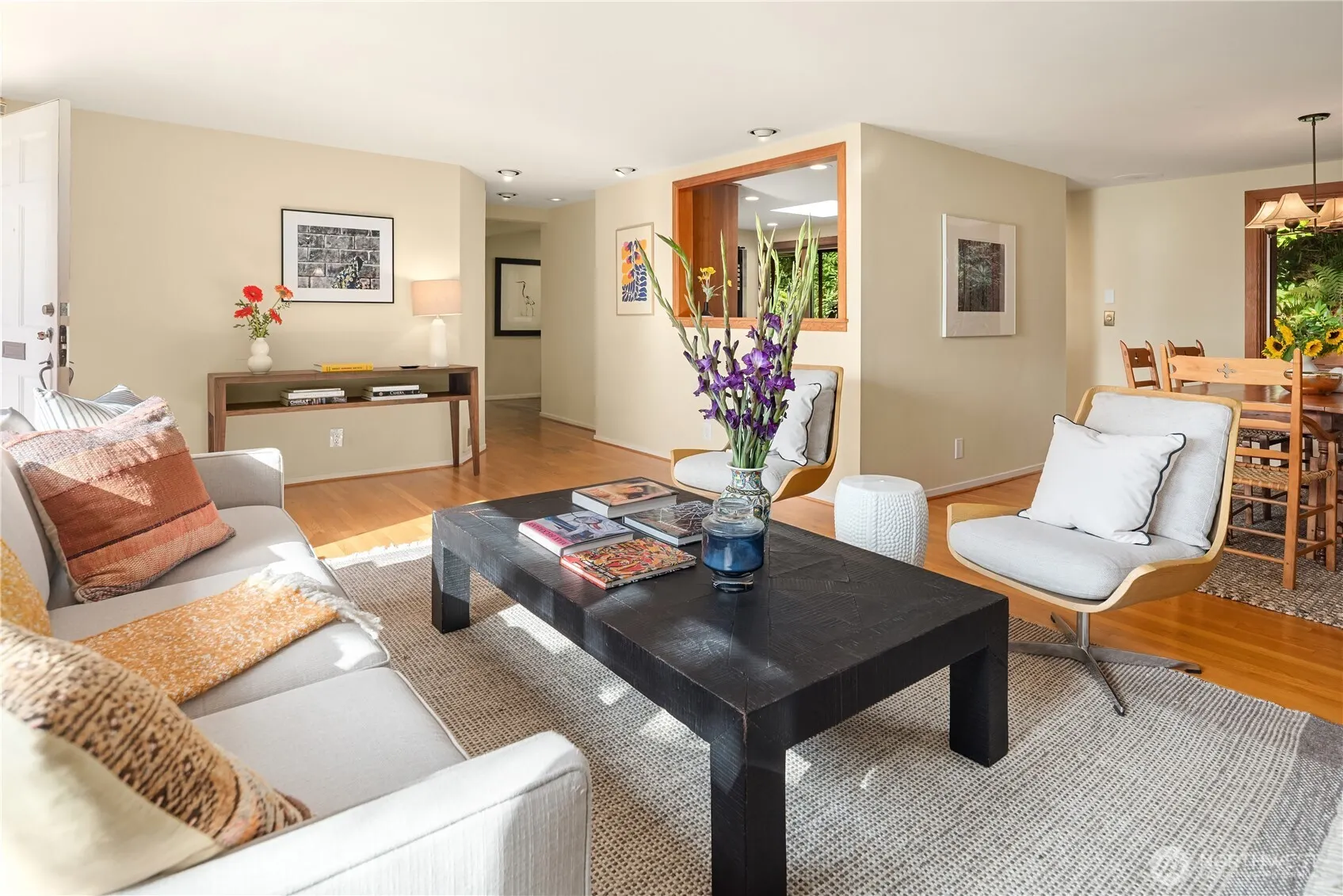 2650 Perkins Lane W, Seattle, WA 98199