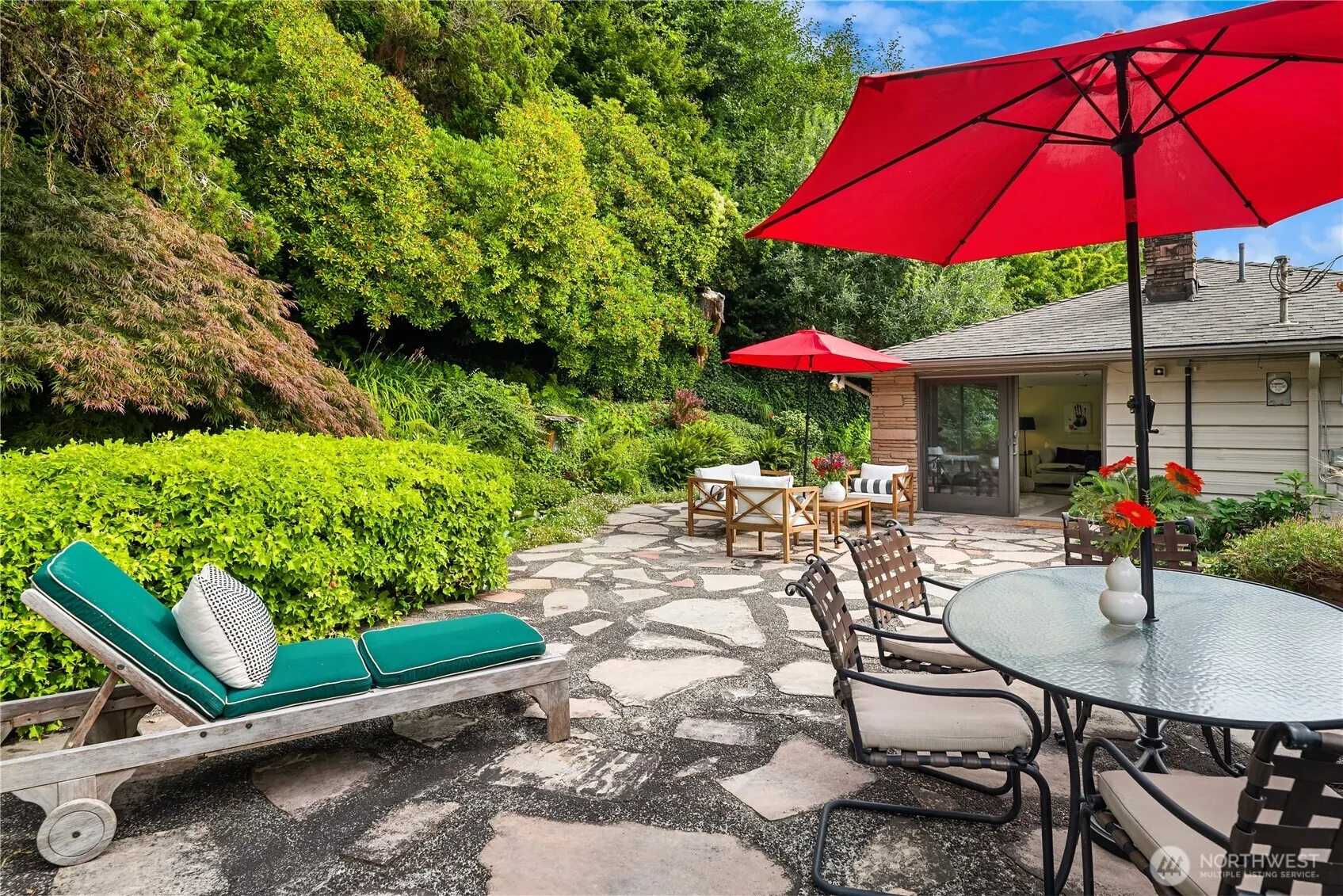 2650 Perkins Lane W, Seattle, WA 98199