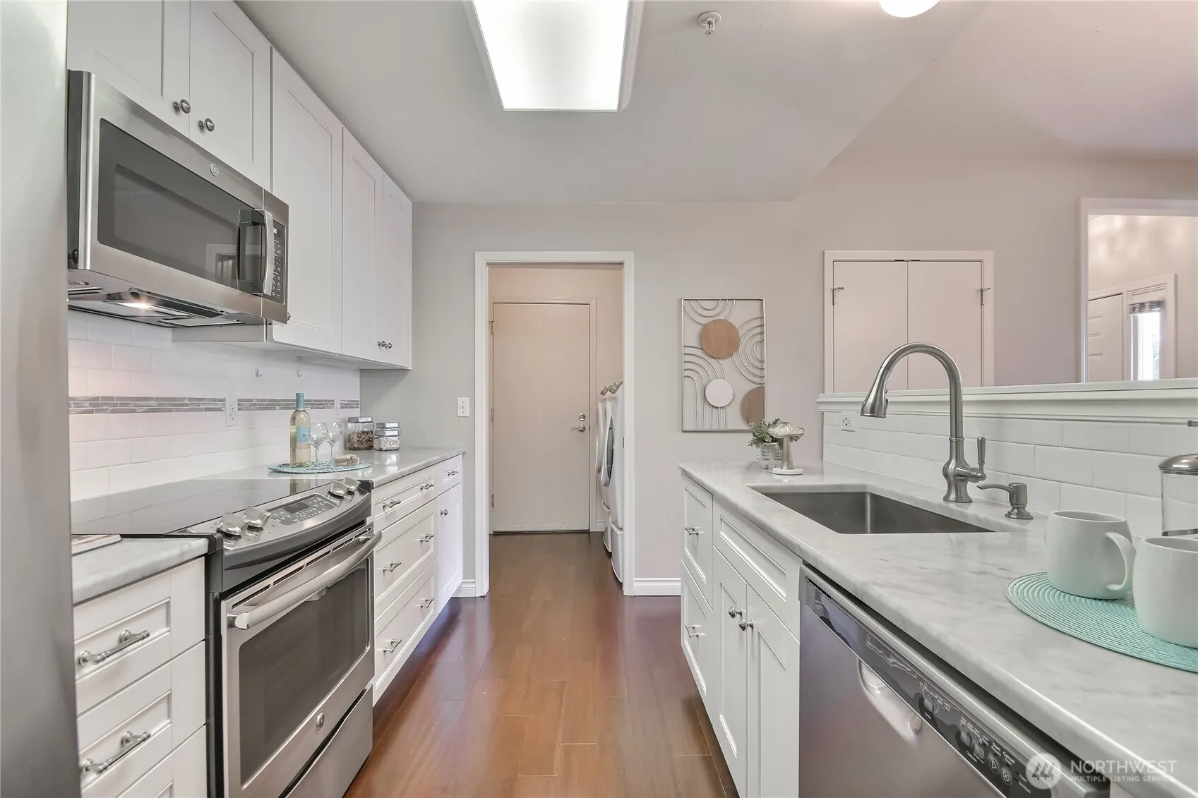 22475 SE 38th Terrace #1418, Issaquah, WA 98029-6283