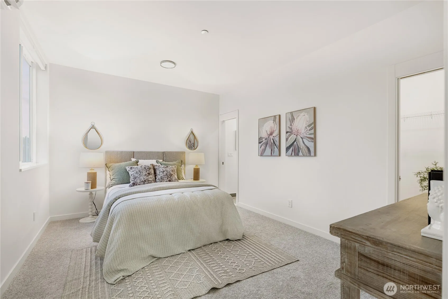 3611 2nd Avenue NW, Seattle, WA 98107-7912