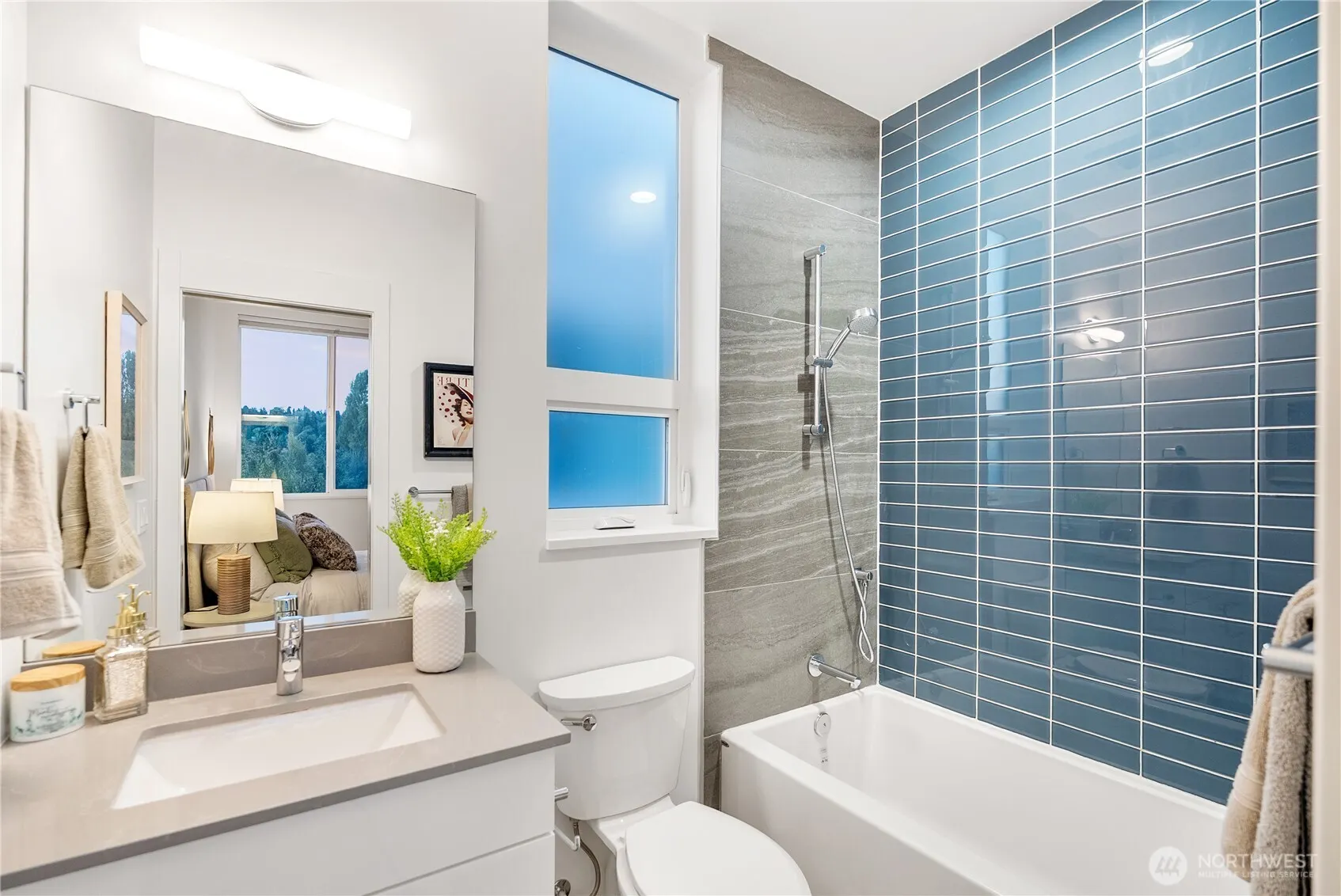 3611 2nd Avenue NW, Seattle, WA 98107-7912