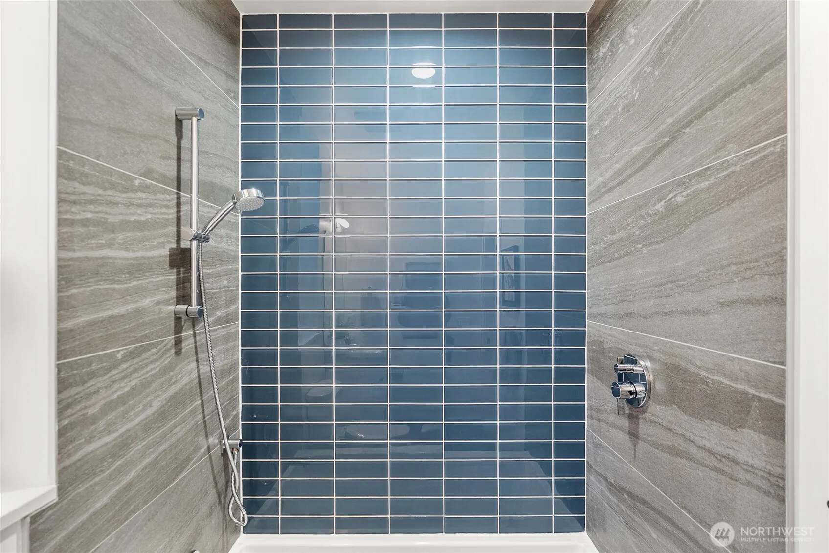 3611 2nd Avenue NW, Seattle, WA 98107-7912