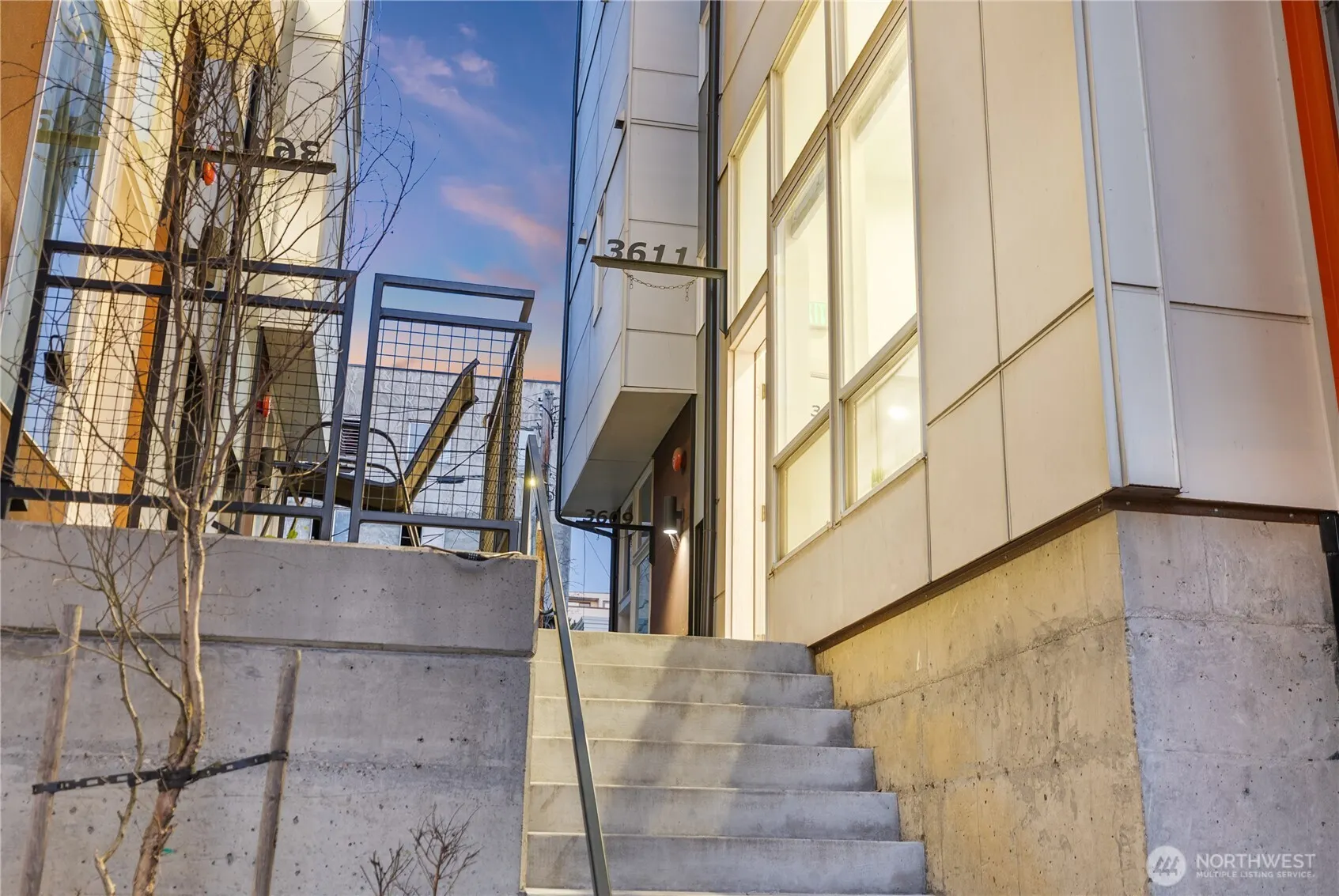 3611 2nd Avenue NW, Seattle, WA 98107-7912