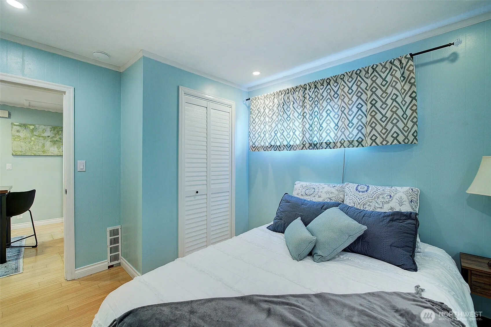 112 NW 83rd Street , Seattle, WA 98117