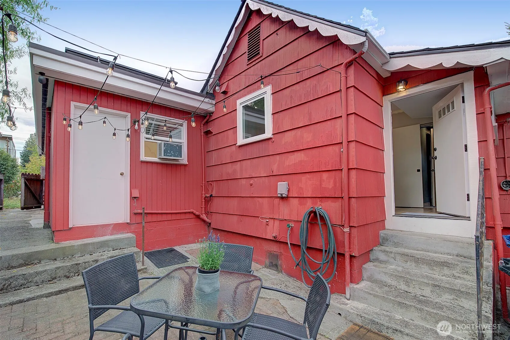 112 NW 83rd Street , Seattle, WA 98117