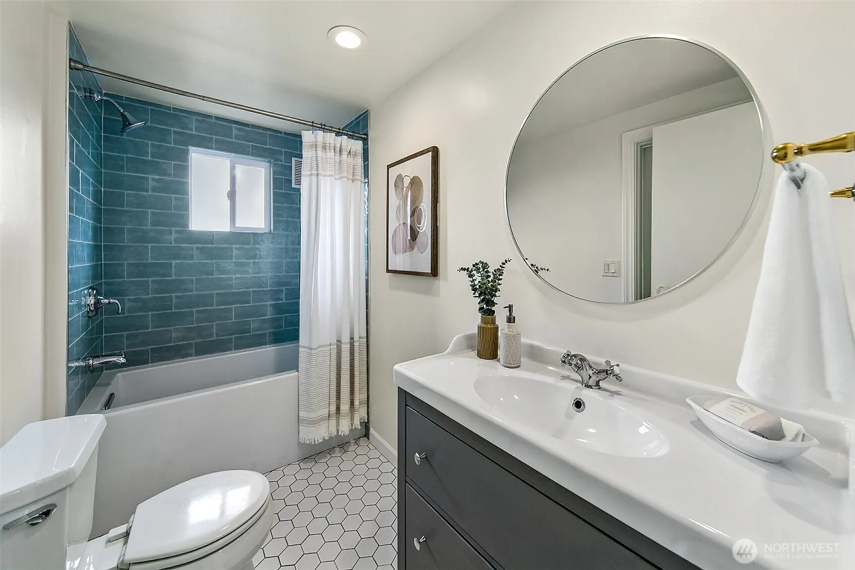 4233 Corliss Avenue N, Seattle, WA 98103