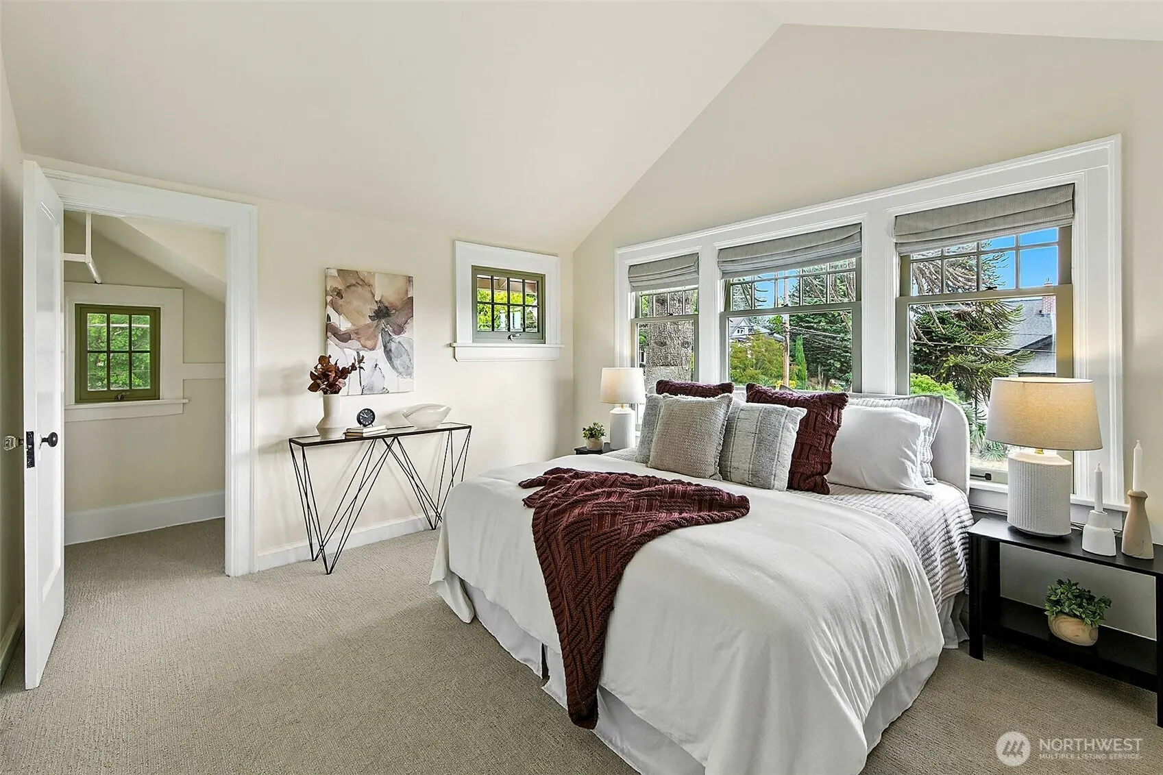4233 Corliss Avenue N, Seattle, WA 98103