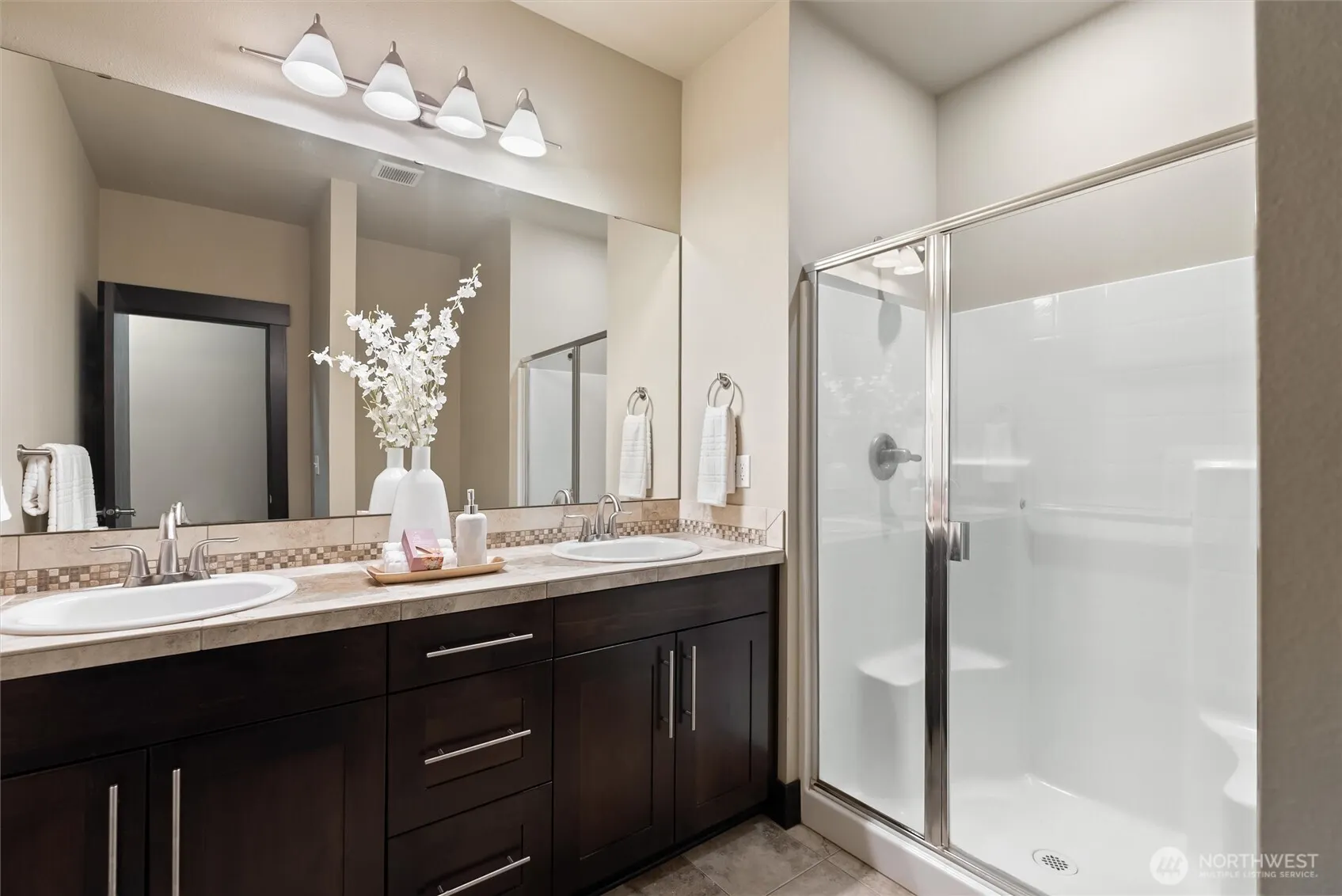 4000 NE 3rd Place , Renton, WA 98056