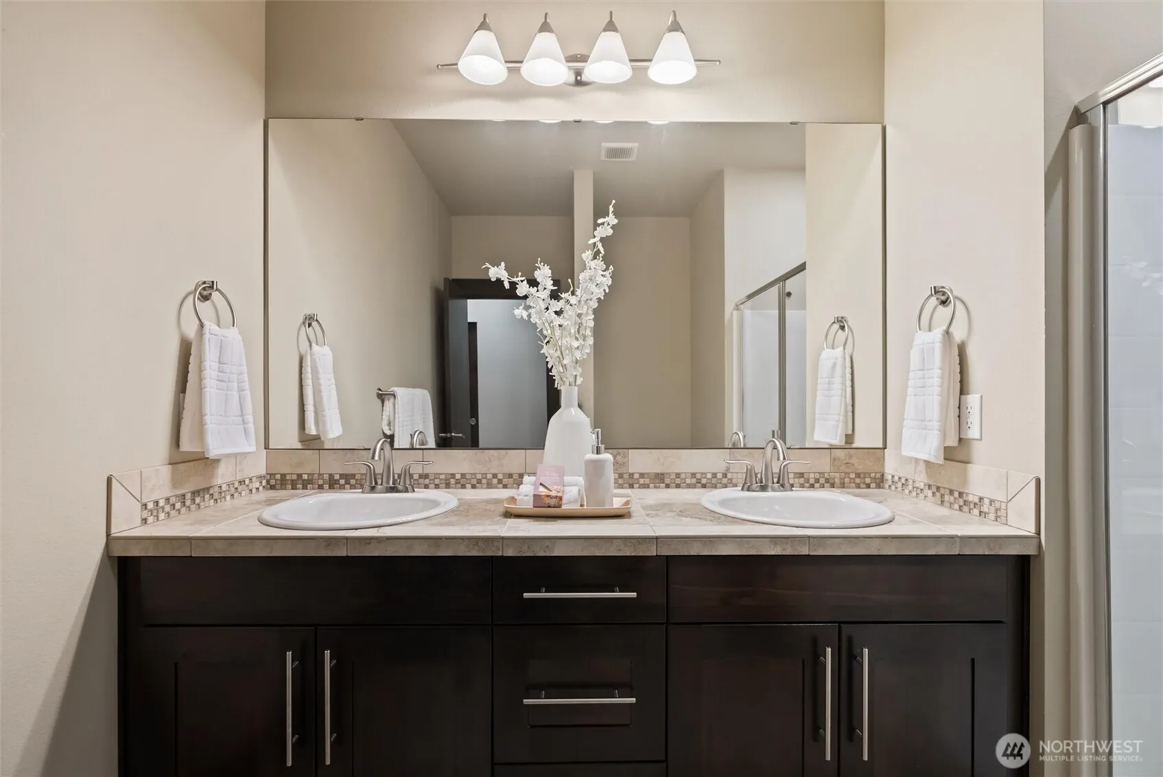 4000 NE 3rd Place , Renton, WA 98056