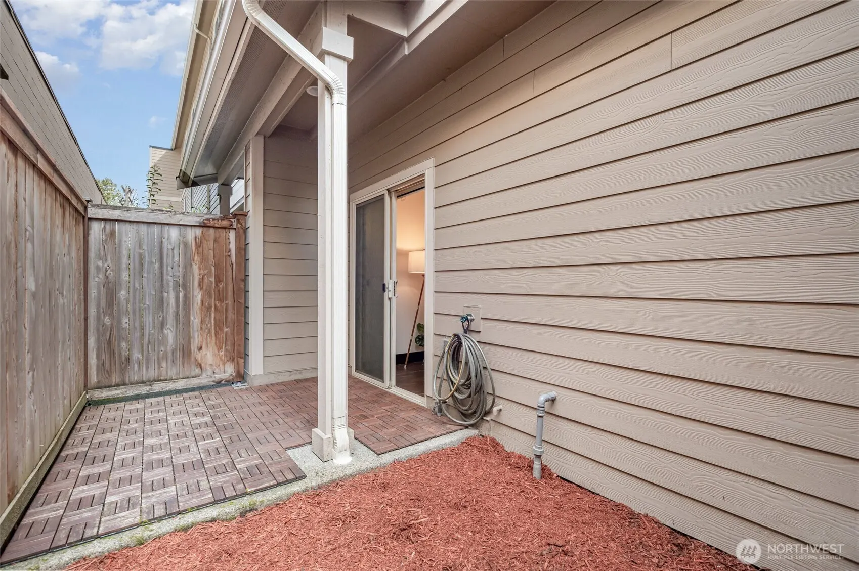 4000 NE 3rd Place #5, Renton, WA 98056