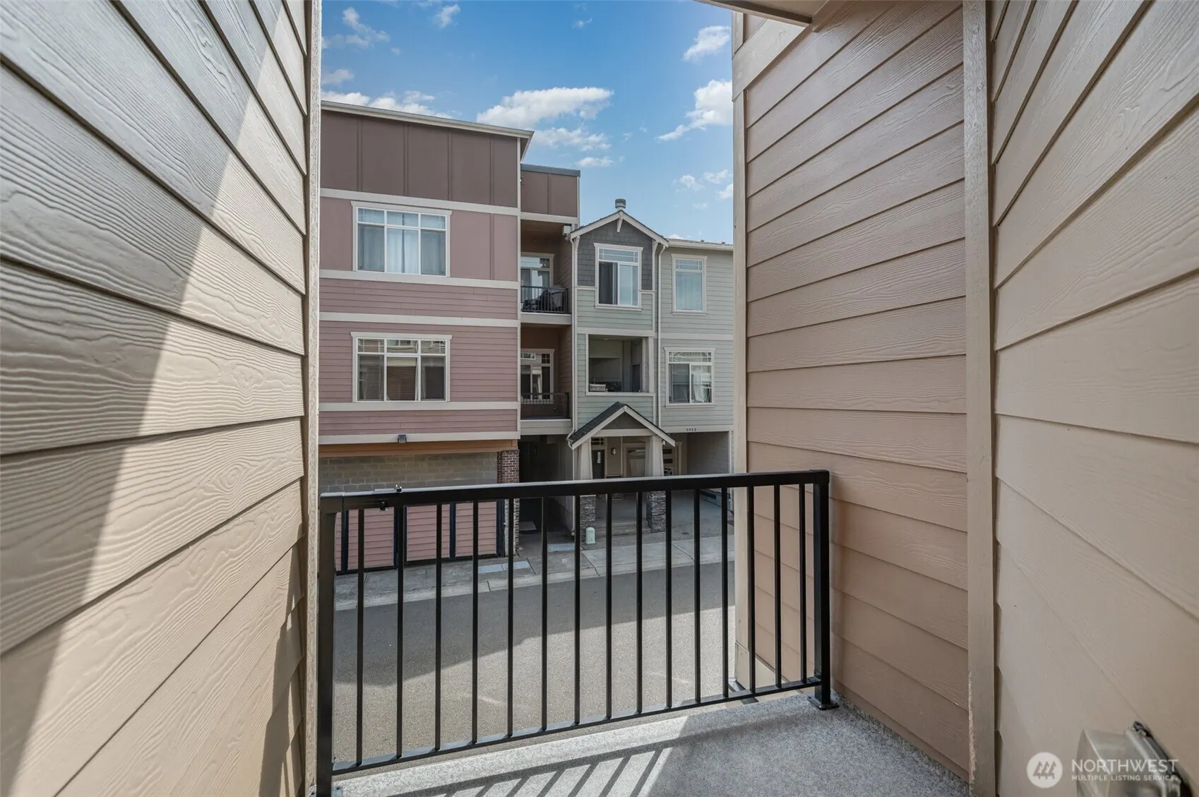 4000 NE 3rd Place #5, Renton, WA 98056