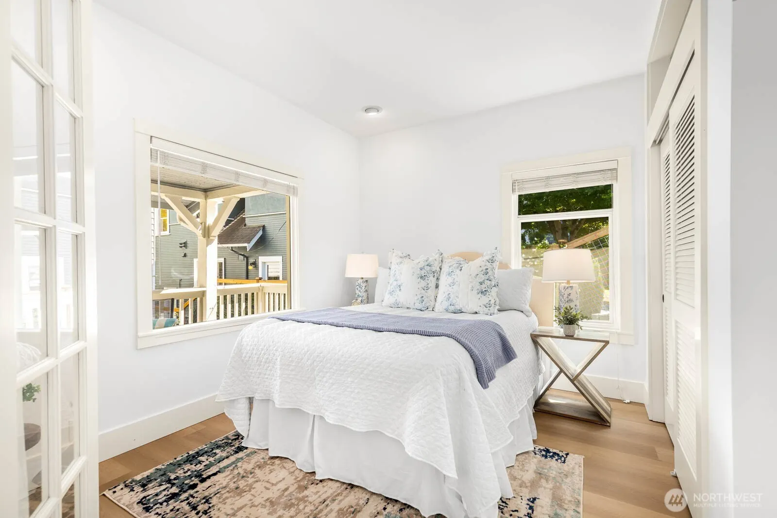 2423 3rd Avenue W, Seattle, WA 98119