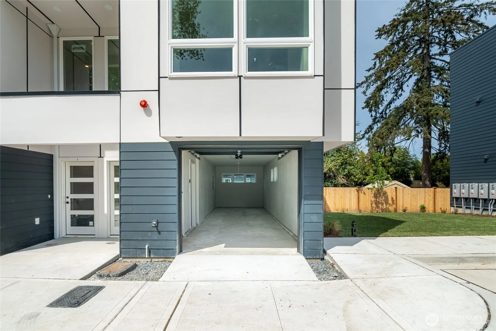 12225 Roseberg Avenue S #9, Seattle, WA 98168