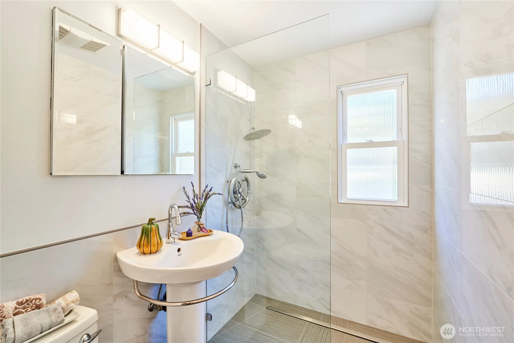 5806 56th Avenue NE, Seattle, WA 98105