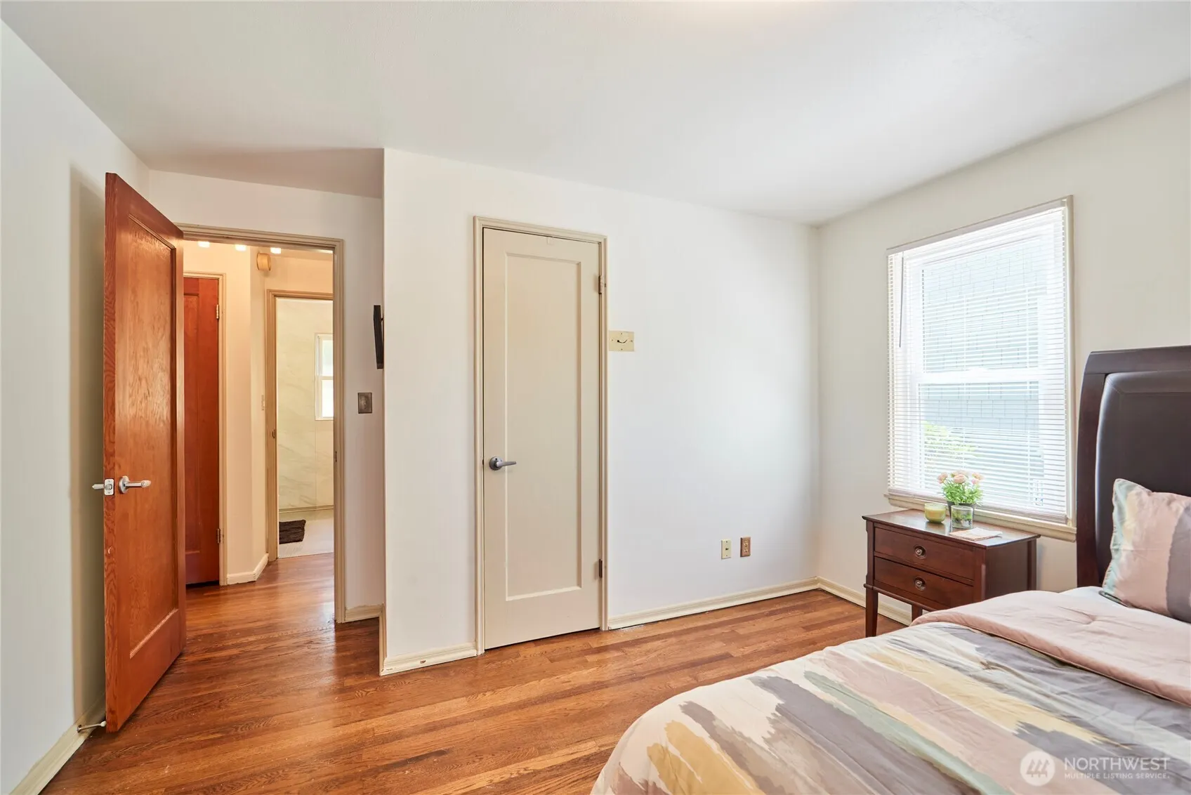 5806 56th Avenue NE, Seattle, WA 98105