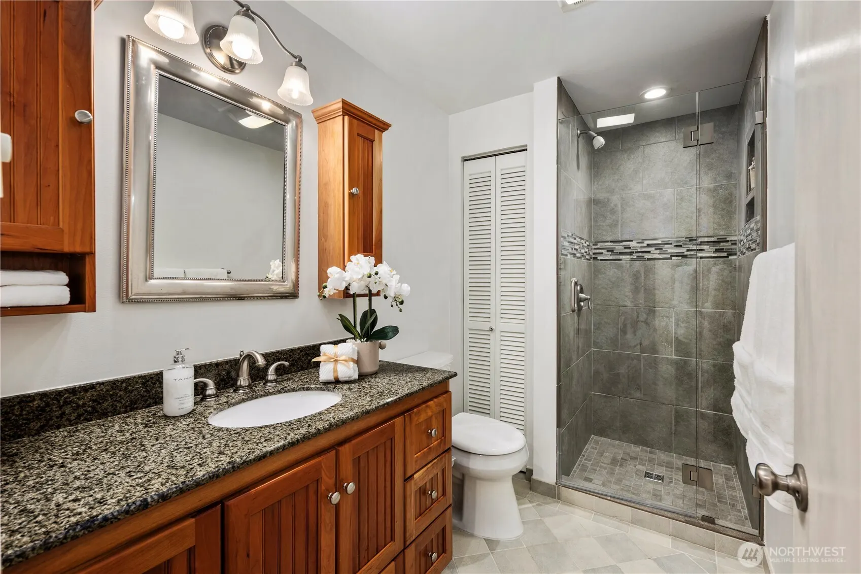 6022 Vassar Avenue NE, Seattle, WA 98115-7623