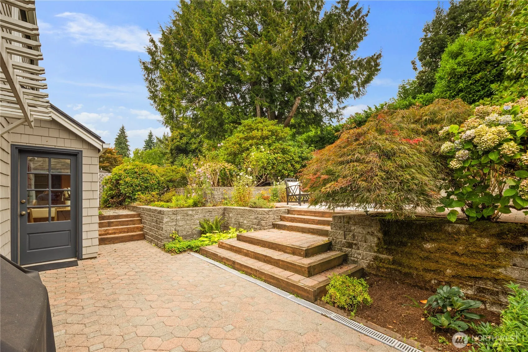 6022 Vassar Avenue NE, Seattle, WA 98115-7623