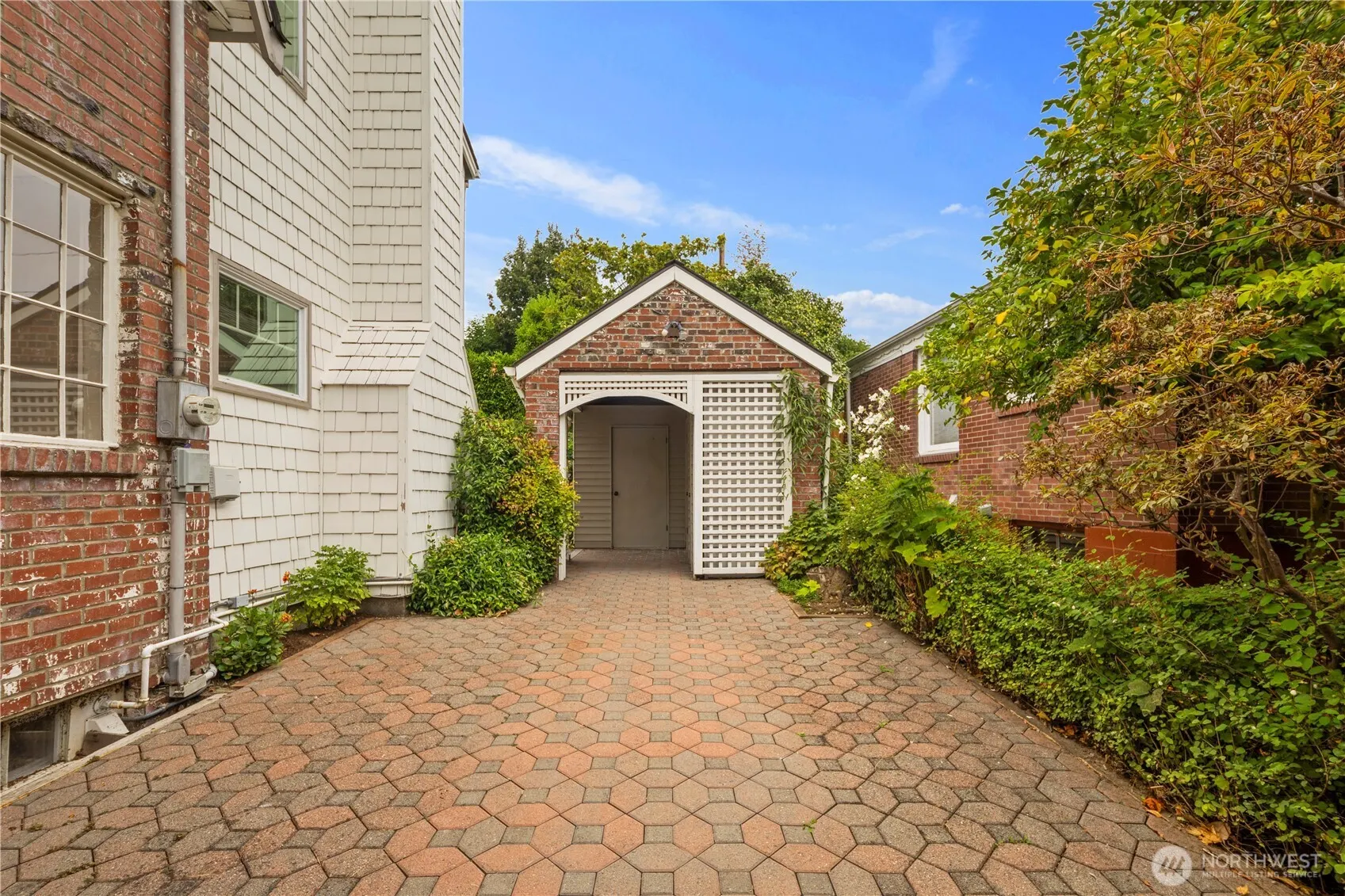 6022 Vassar Avenue NE, Seattle, WA 98115-7623