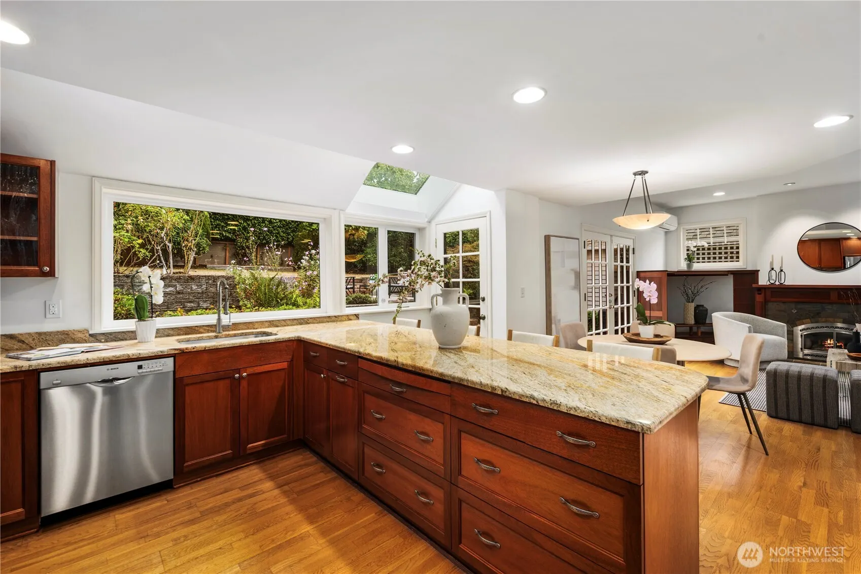 6022 Vassar Avenue NE, Seattle, WA 98115-7623