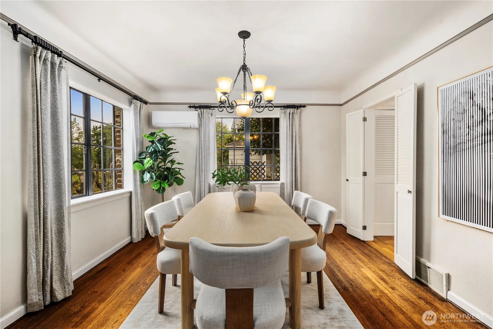 6022 Vassar Avenue NE, Seattle, WA 98115-7623