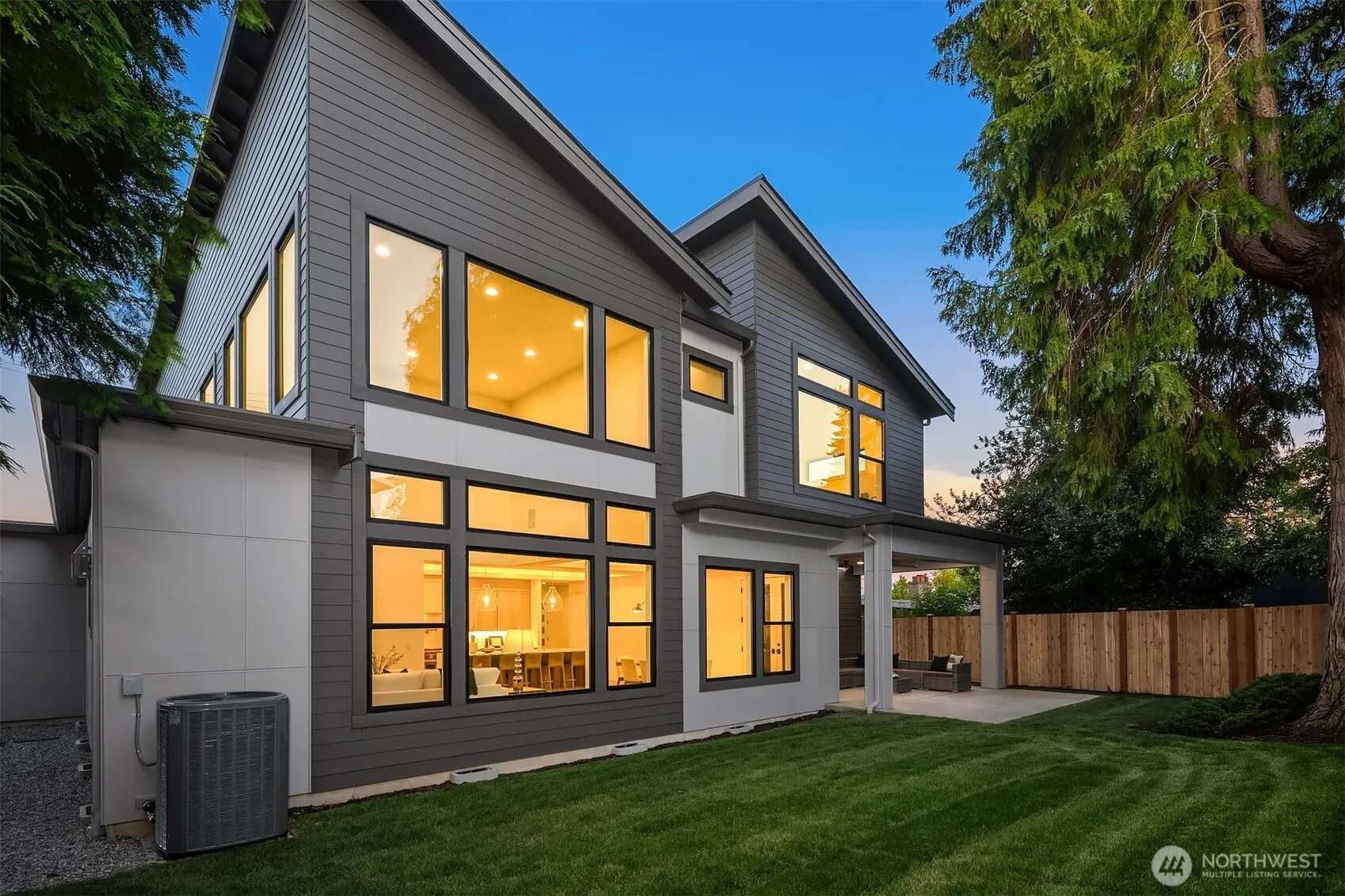 1053 160th Avenue SE, Bellevue, WA 98008
