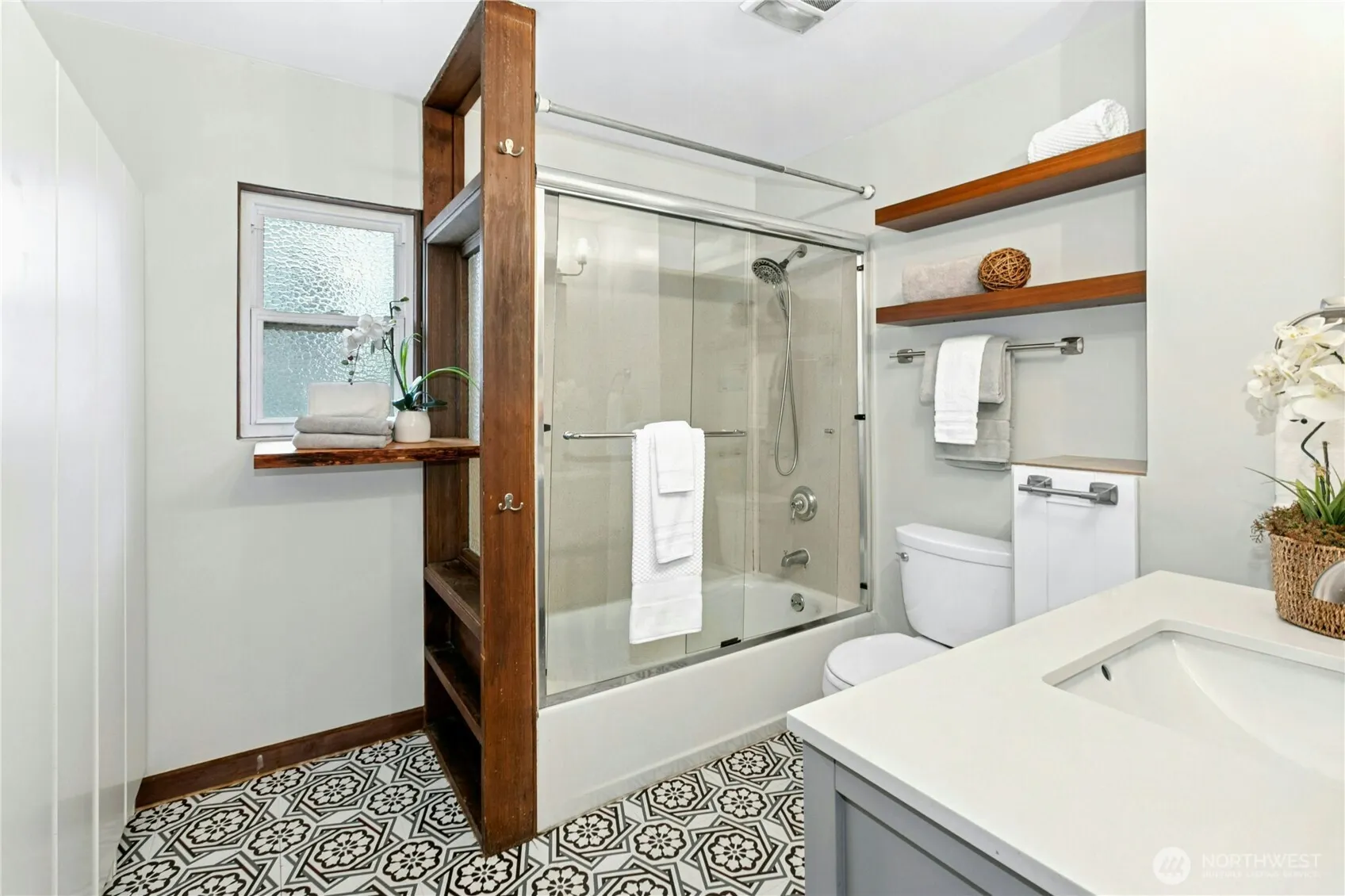 1009 NE 70th Street , Seattle, WA 98115