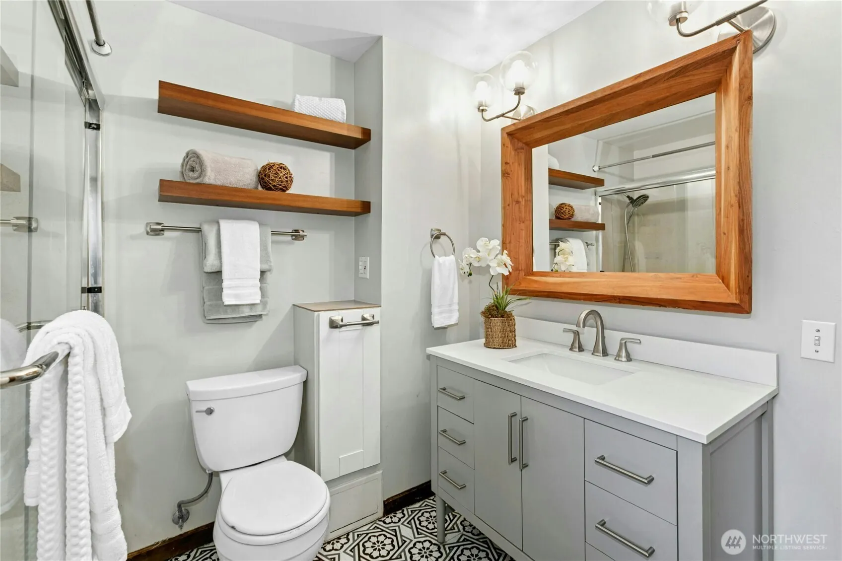 1009 NE 70th Street , Seattle, WA 98115