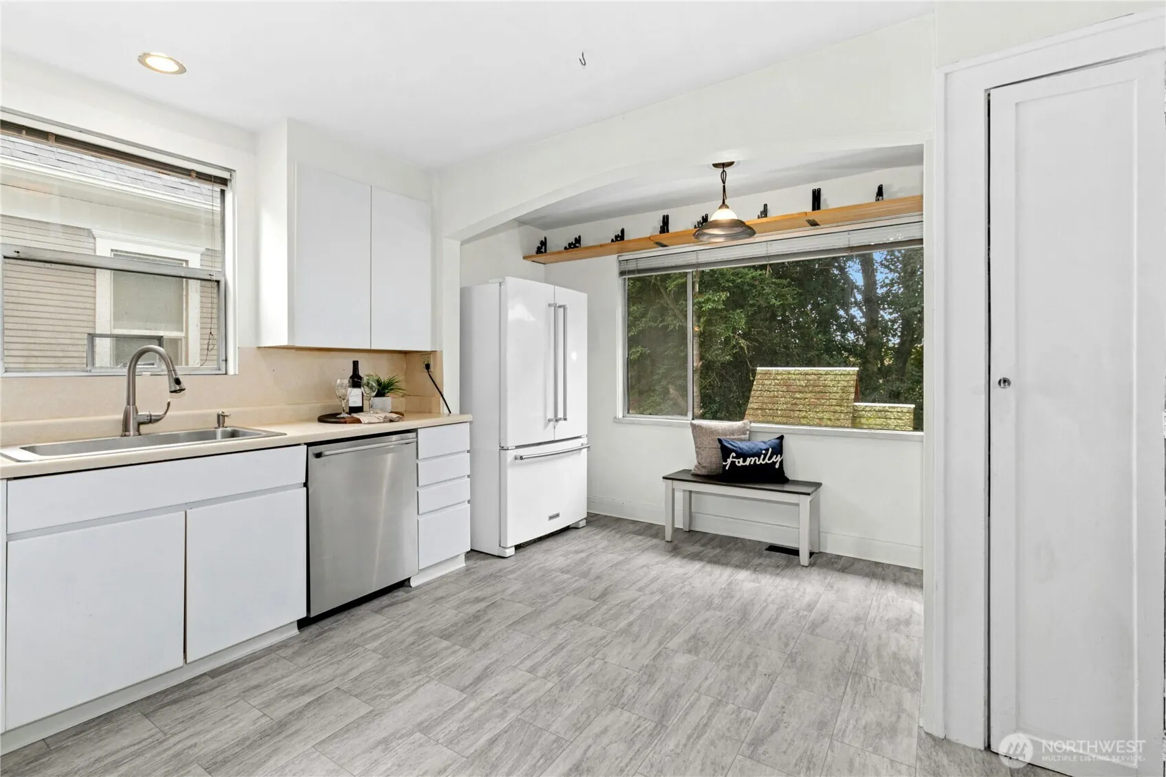 1009 NE 70th Street , Seattle, WA 98115