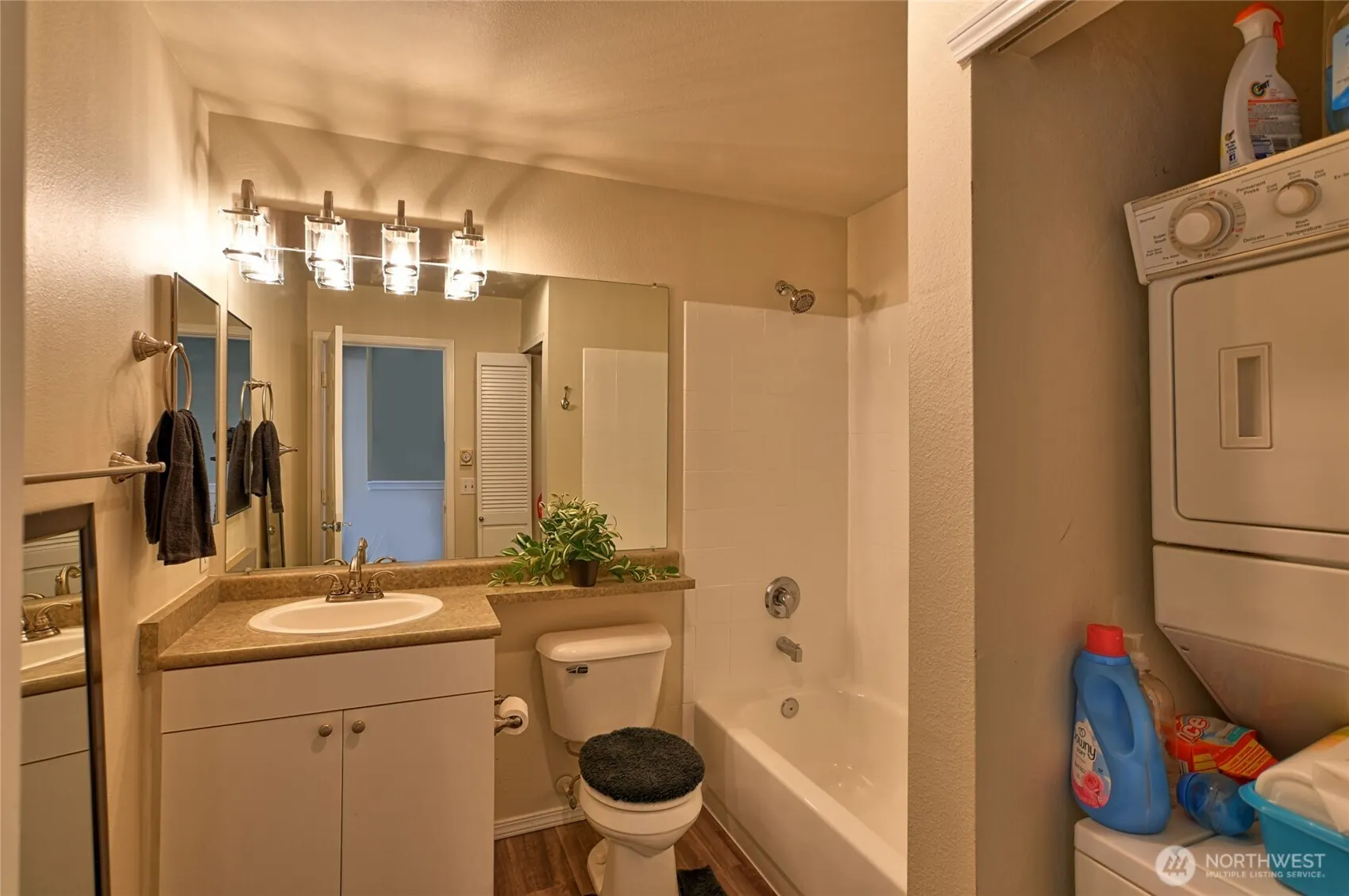 3116 164th Street SW #1410, Lynnwood, WA 98087