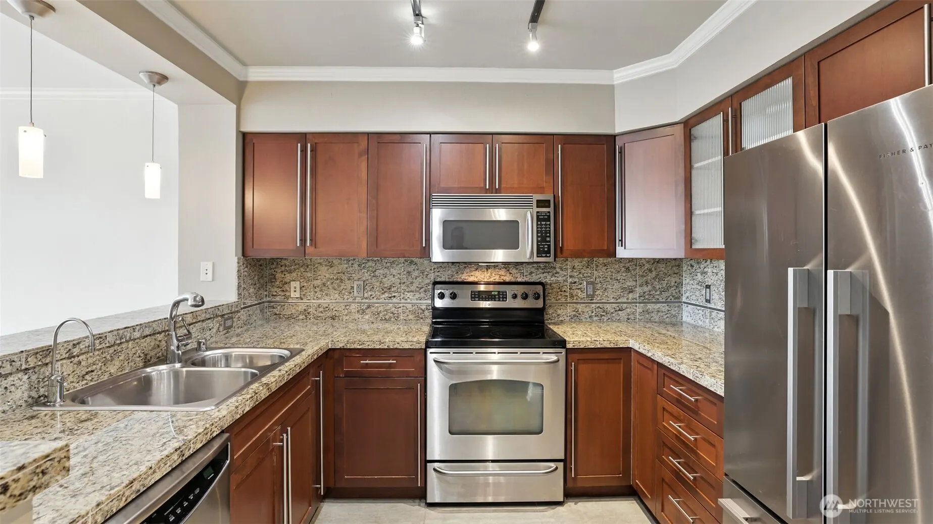 211 Kirkland Avenue #406, Kirkland, WA 98033