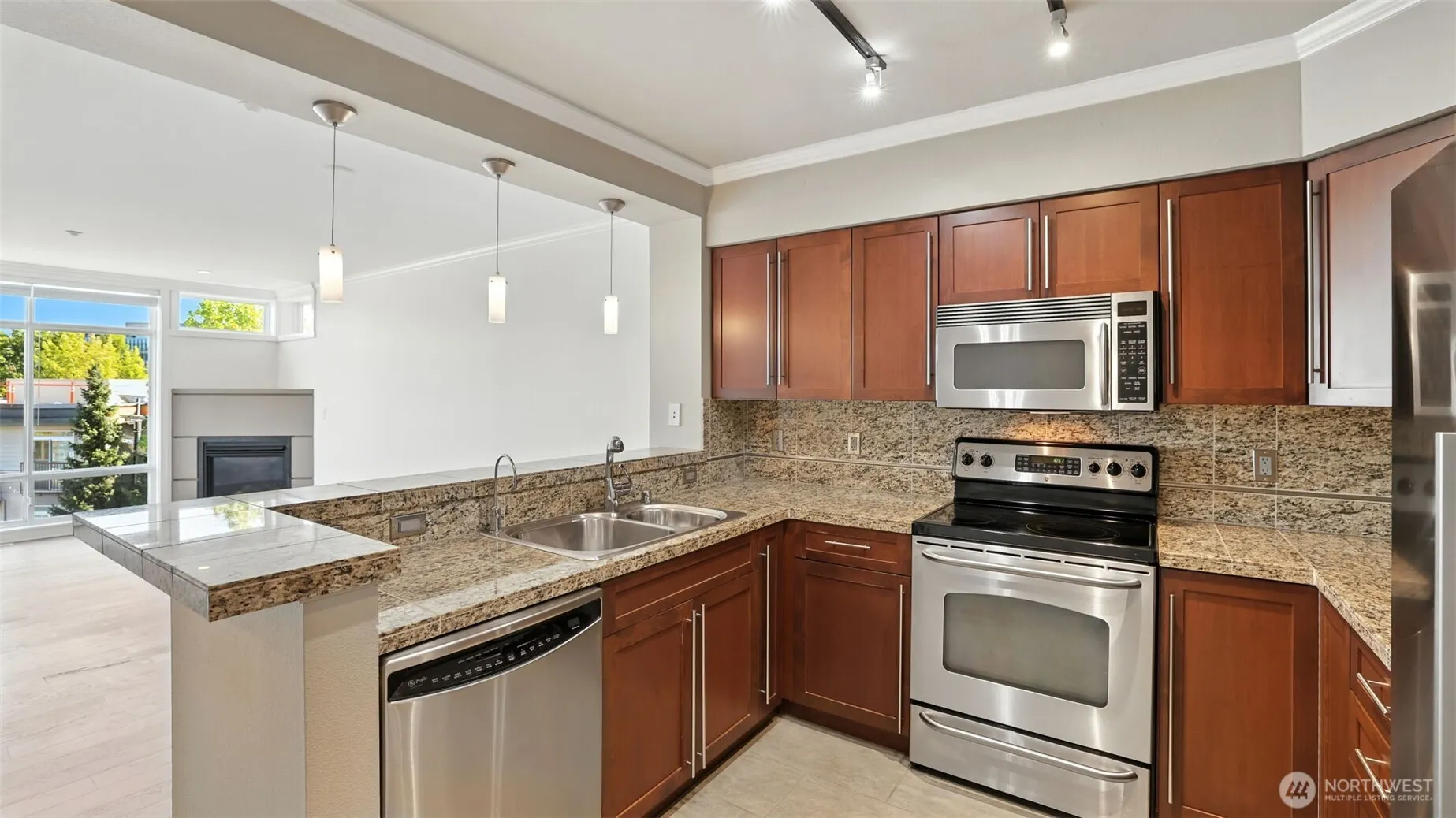211 Kirkland Avenue #406, Kirkland, WA 98033