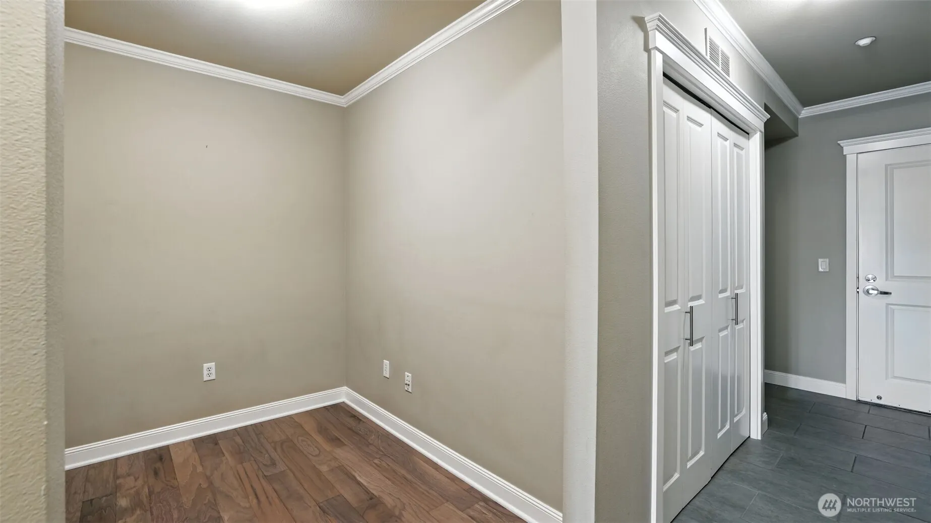 211 Kirkland Avenue #406, Kirkland, WA 98033