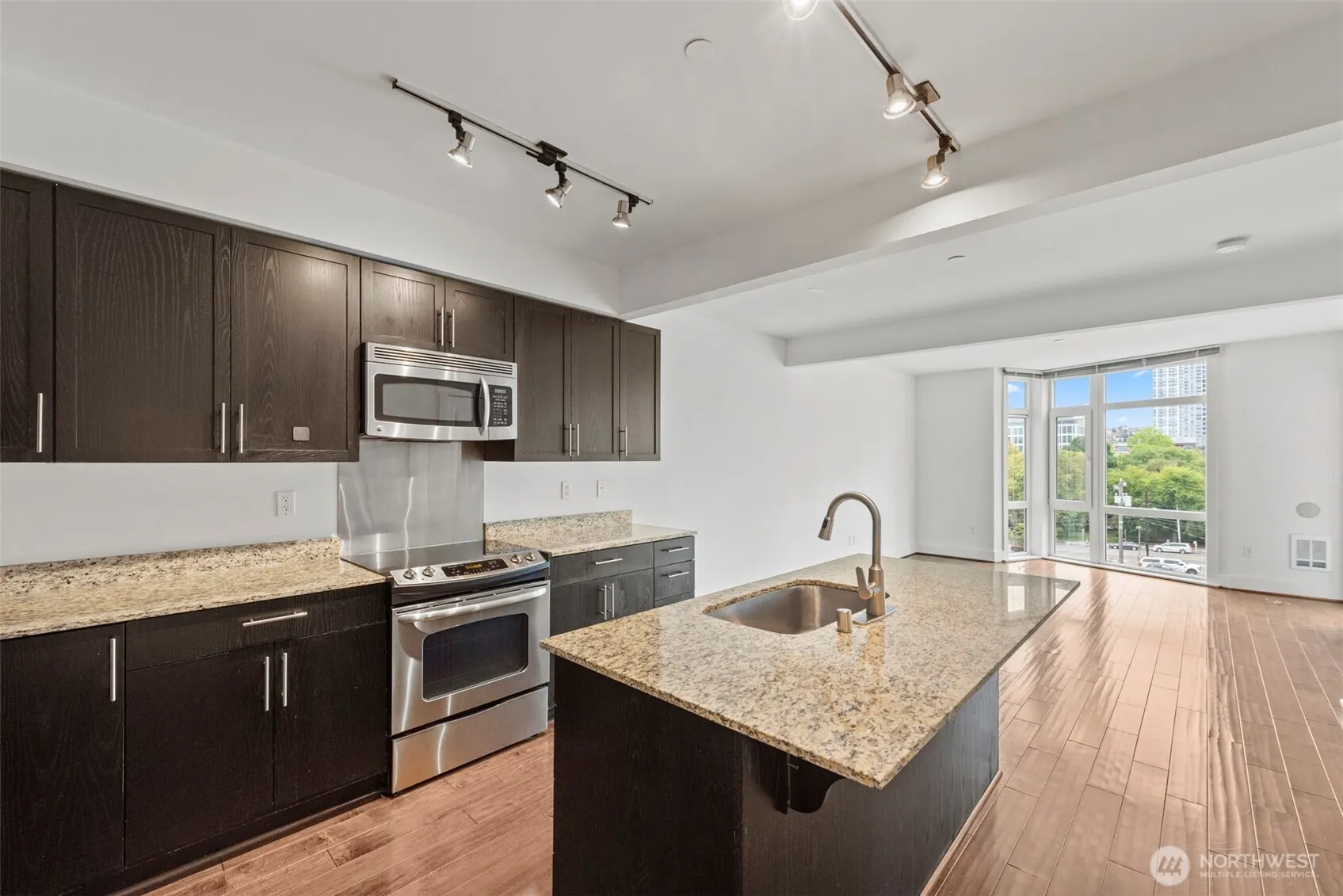 699 John St #517, Seattle, WA 98109